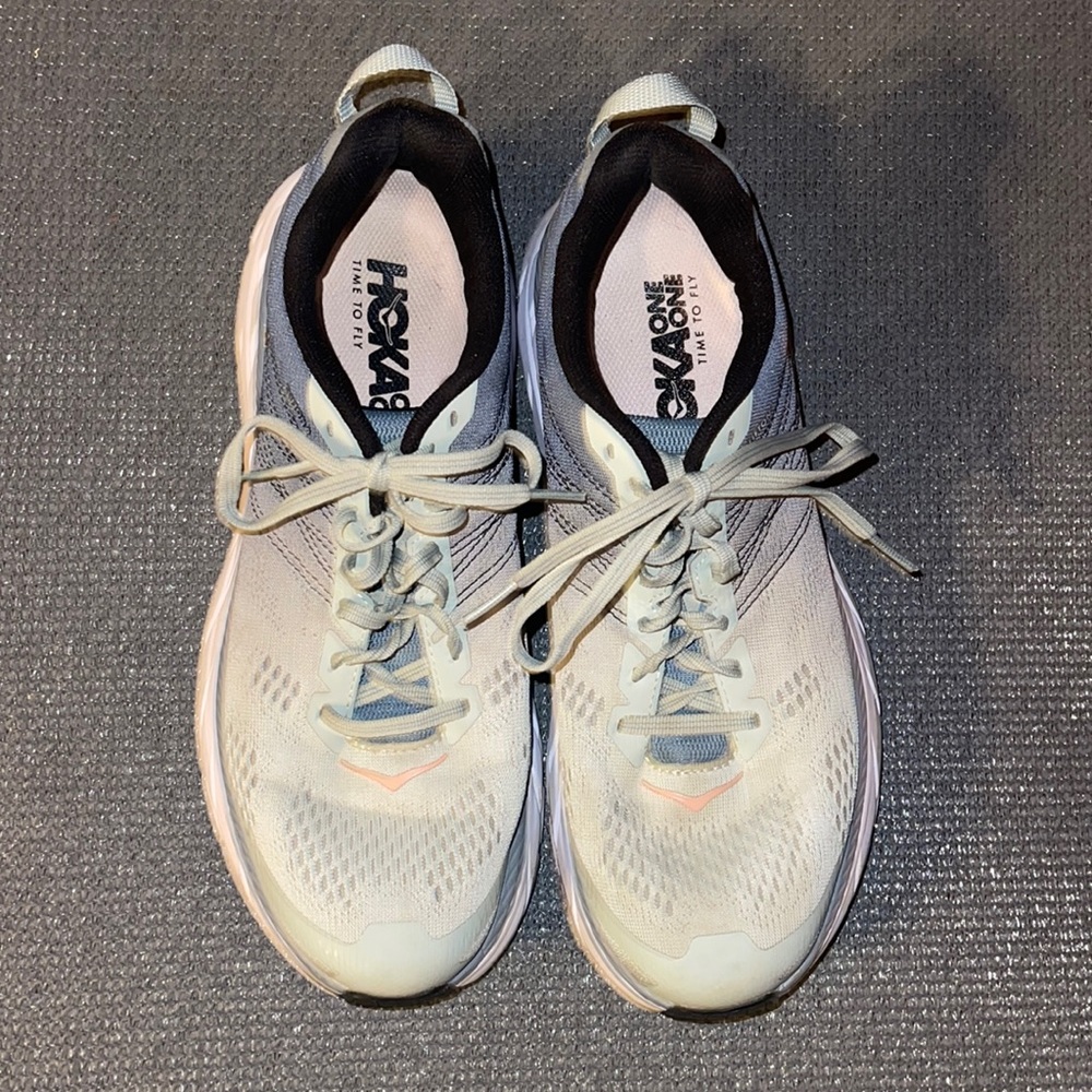 Women’s sz 9 Clifton 6 Hoka running shoes